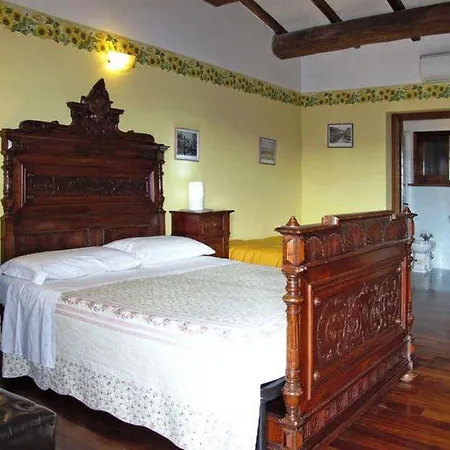 Lantgård Podere Caldaruccio La Pineta Bosco (Umbria)