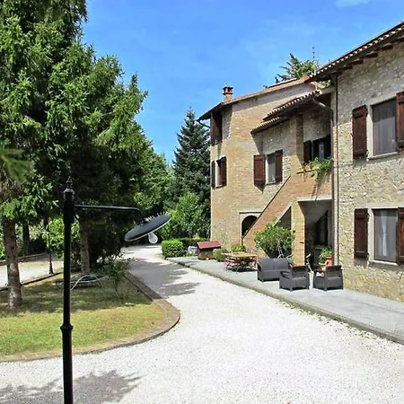 Podere Caldaruccio La Pineta Lantgård *