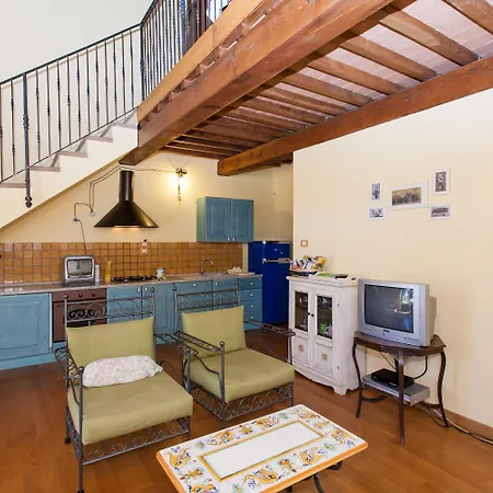 Lantgård Podere Caldaruccio La Pineta Bosco (Umbria)