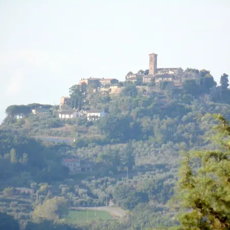 Podere Caldaruccio La Pineta Lantgård *