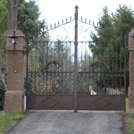 Podere Caldaruccio La Pineta Lantgård