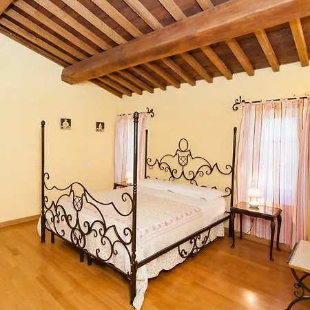 Podere Caldaruccio La Pineta Gospodarstwo agroturystyczne